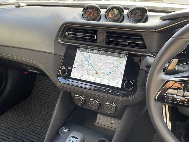 日産 フェアレディ Ｚ 東京都 2024(令6)年 0.9万km パール メーカーナビ/【Bluetooth/地デジ対応TV】/AppleCarPlay/AndroidAuto/ドアミラー自動開閉機能（ディーラーオプション）/バックカメラ/コーナーセンサー/衝突軽減ブレーキ/アダクティブレーダークルーズコントロール/ＢＳＭ/ＬＥＤヘッドライト/オートライト/オートハイビーム機能/ＥＴＣ２．０/前後クリアランスソナー