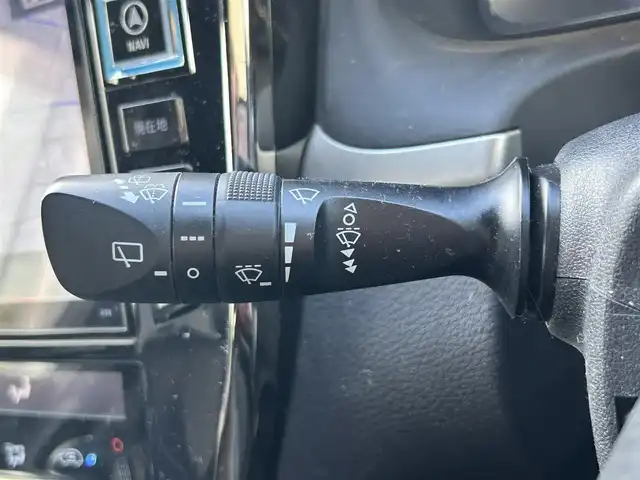 トヨタ ハリアー エレガンス 大阪府 2015(平27)年 9.8万km ホワイトパールクリスタルシャイン 社外9インチナビ　ALPINE EX9/　BT/CD/DVD/フルセグ/FM/AM/バックカメラ/LEDヘッドライト/ハーフレザーシート/社外20インチアルミ/D席パワーシート/社外デジタルインナーミラー/ETC/社外フロントグリル/アイドリングスイッチ/ウィンカーミラー