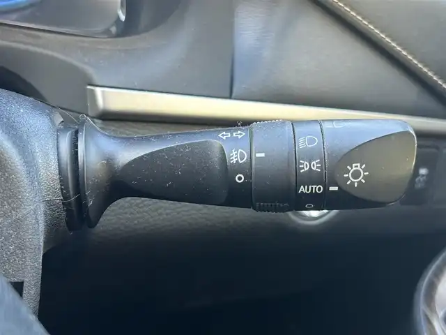 トヨタ ハリアー エレガンス 大阪府 2015(平27)年 9.8万km ホワイトパールクリスタルシャイン 社外9インチナビ　ALPINE EX9/　BT/CD/DVD/フルセグ/FM/AM/バックカメラ/LEDヘッドライト/ハーフレザーシート/社外20インチアルミ/D席パワーシート/社外デジタルインナーミラー/ETC/社外フロントグリル/アイドリングスイッチ/ウィンカーミラー