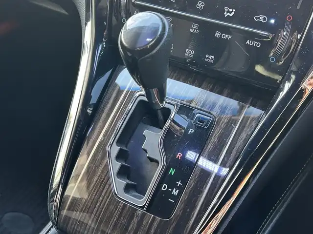 トヨタ ハリアー エレガンス 大阪府 2015(平27)年 9.8万km ホワイトパールクリスタルシャイン 社外9インチナビ　ALPINE EX9/　BT/CD/DVD/フルセグ/FM/AM/バックカメラ/LEDヘッドライト/ハーフレザーシート/社外20インチアルミ/D席パワーシート/社外デジタルインナーミラー/ETC/社外フロントグリル/アイドリングスイッチ/ウィンカーミラー