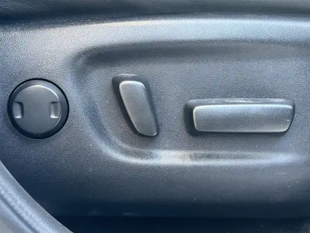 トヨタ ハリアー エレガンス 大阪府 2015(平27)年 9.8万km ホワイトパールクリスタルシャイン 社外9インチナビ　ALPINE EX9/　BT/CD/DVD/フルセグ/FM/AM/バックカメラ/LEDヘッドライト/ハーフレザーシート/社外20インチアルミ/D席パワーシート/社外デジタルインナーミラー/ETC/社外フロントグリル/アイドリングスイッチ/ウィンカーミラー