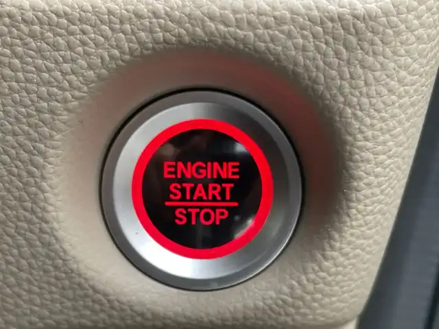 ホンダ Ｎ ＢＯＸ G L ホンダセンシング 神奈川県 2019(令1)年 3.8万km クリスタルブラックパール 純正ナビゲーション(VXM-194Fi)/バックカメラ/フルセグTV/CD/DVD/Bluetooth/ホンダセンシング/コーナーセンサー/クルーズコントロール/ビルドインETC/後席サンシェード/片側パワースライドドア/ステアリング白レザー/ドアバイザー/社外アルミホイール