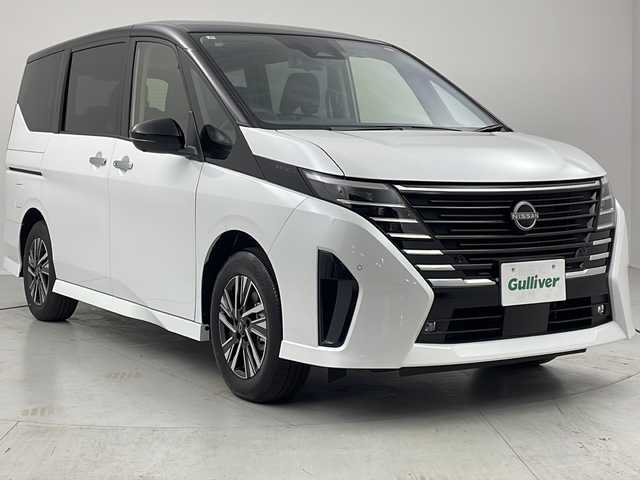 日産 セレナ e－パワー ハイウェイスター V 茨城県 2025(令7)年 0.1千km パール 登録済み未使用車　プロパイロット　純正１２．３型ナビ　フルセグＴＶ　パノラミックビューモニター　両側電動スライドドア　デジタルインナーミラー　ビルトインＥＴＣ２．０　ドライブレコーダー　スマートキー