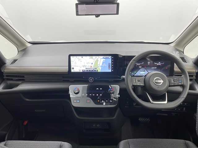 日産 セレナ e－パワー ハイウェイスター V 茨城県 2025(令7)年 0.1千km パール 登録済み未使用車　プロパイロット　純正１２．３型ナビ　フルセグＴＶ　パノラミックビューモニター　両側電動スライドドア　デジタルインナーミラー　ビルトインＥＴＣ２．０　ドライブレコーダー　スマートキー