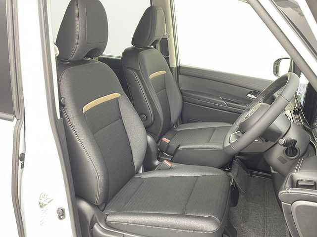 日産 セレナ e－パワー ハイウェイスター V 茨城県 2025(令7)年 0.1千km パール 登録済み未使用車　プロパイロット　純正１２．３型ナビ　フルセグＴＶ　パノラミックビューモニター　両側電動スライドドア　デジタルインナーミラー　ビルトインＥＴＣ２．０　ドライブレコーダー　スマートキー