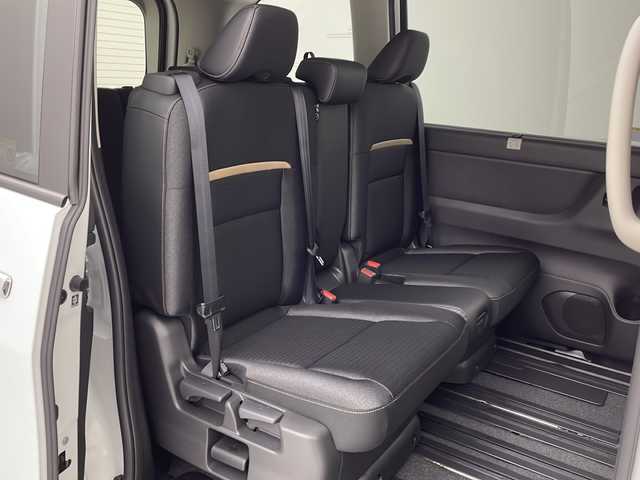 日産 セレナ e－パワー ハイウェイスター V 茨城県 2025(令7)年 0.1千km パール 登録済み未使用車　プロパイロット　純正１２．３型ナビ　フルセグＴＶ　パノラミックビューモニター　両側電動スライドドア　デジタルインナーミラー　ビルトインＥＴＣ２．０　ドライブレコーダー　スマートキー