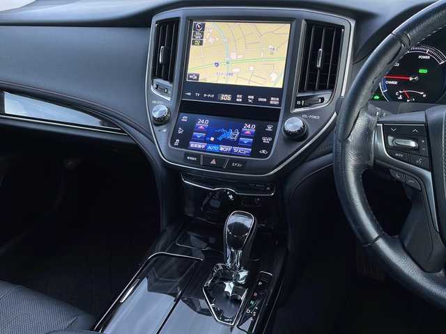 トヨタ クラウン ハイブリッド アスリートS Four 青森県 2016(平28)年 11万km ホワイトパールクリスタルシャイン 4WD/OPアドバンスパッケージ/純正SDナビ・フルセグTV/CD・DVD・Bluetooth・SD/バックカメラ/OP黒革シート/前席エアシート・シートヒーター/ステアリングヒーター/プリクラッシュセーフティ/レーダークルーズコントロール/インテリジェントクリアランスソナー/ワイパーデアイサー/前後ドライブレコーダー/ビルトインETC/LEDヘッドライト/LEDフォグランプ/純正17インチアルミ/スマートキー/プッシュスタート