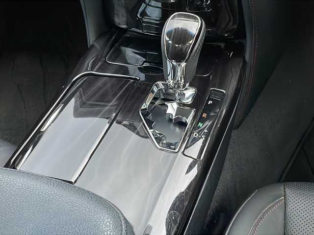 トヨタ クラウン ハイブリッド アスリートS Four 青森県 2016(平28)年 11万km ホワイトパールクリスタルシャイン 4WD/OPアドバンスパッケージ/純正SDナビ・フルセグTV/CD・DVD・Bluetooth・SD/バックカメラ/OP黒革シート/前席エアシート・シートヒーター/ステアリングヒーター/プリクラッシュセーフティ/レーダークルーズコントロール/インテリジェントクリアランスソナー/ワイパーデアイサー/前後ドライブレコーダー/ビルトインETC/LEDヘッドライト/LEDフォグランプ/純正17インチアルミ/スマートキー/プッシュスタート