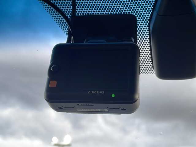 トヨタ クラウン ハイブリッド アスリートS Four 青森県 2016(平28)年 11万km ホワイトパールクリスタルシャイン 4WD/OPアドバンスパッケージ/純正SDナビ・フルセグTV/CD・DVD・Bluetooth・SD/バックカメラ/OP黒革シート/前席エアシート・シートヒーター/ステアリングヒーター/プリクラッシュセーフティ/レーダークルーズコントロール/インテリジェントクリアランスソナー/ワイパーデアイサー/前後ドライブレコーダー/ビルトインETC/LEDヘッドライト/LEDフォグランプ/純正17インチアルミ/スマートキー/プッシュスタート