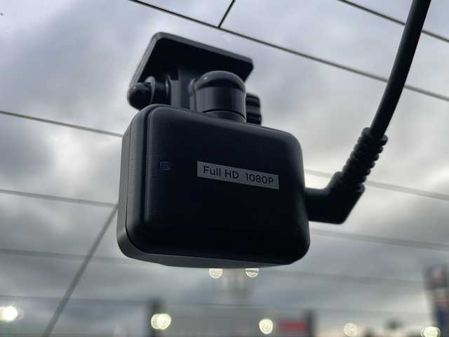 トヨタ クラウン ハイブリッド アスリートS Four 青森県 2016(平28)年 11万km ホワイトパールクリスタルシャイン 4WD/OPアドバンスパッケージ/純正SDナビ・フルセグTV/CD・DVD・Bluetooth・SD/バックカメラ/OP黒革シート/前席エアシート・シートヒーター/ステアリングヒーター/プリクラッシュセーフティ/レーダークルーズコントロール/インテリジェントクリアランスソナー/ワイパーデアイサー/前後ドライブレコーダー/ビルトインETC/LEDヘッドライト/LEDフォグランプ/純正17インチアルミ/スマートキー/プッシュスタート