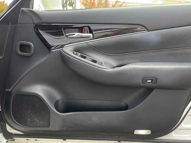 トヨタ クラウン ハイブリッド アスリートS Four 青森県 2016(平28)年 11万km ホワイトパールクリスタルシャイン 4WD/OPアドバンスパッケージ/純正SDナビ・フルセグTV/CD・DVD・Bluetooth・SD/バックカメラ/OP黒革シート/前席エアシート・シートヒーター/ステアリングヒーター/プリクラッシュセーフティ/レーダークルーズコントロール/インテリジェントクリアランスソナー/ワイパーデアイサー/前後ドライブレコーダー/ビルトインETC/LEDヘッドライト/LEDフォグランプ/純正17インチアルミ/スマートキー/プッシュスタート