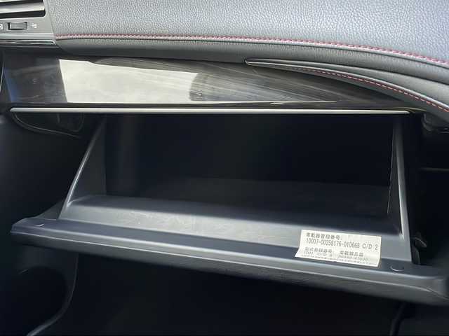 トヨタ クラウン ハイブリッド アスリートS Four 青森県 2016(平28)年 11万km ホワイトパールクリスタルシャイン 4WD/OPアドバンスパッケージ/純正SDナビ・フルセグTV/CD・DVD・Bluetooth・SD/バックカメラ/OP黒革シート/前席エアシート・シートヒーター/ステアリングヒーター/プリクラッシュセーフティ/レーダークルーズコントロール/インテリジェントクリアランスソナー/ワイパーデアイサー/前後ドライブレコーダー/ビルトインETC/LEDヘッドライト/LEDフォグランプ/純正17インチアルミ/スマートキー/プッシュスタート