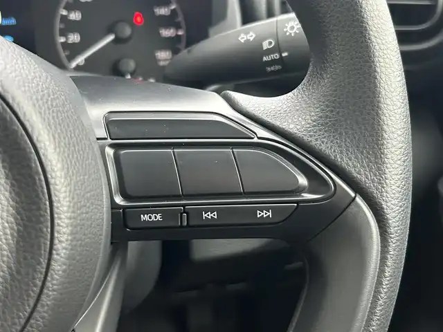 トヨタ ヤリス X 静岡県 2025(令7)年 0.1千km スーパーホワイトⅡ 登録時走行距離7km/スマートキー/プッシュスタート/オートライト/オートハイビーム/純正LEDライト/フルフラットシート/タイプC 充電/エアバッグ/横滑り防止システム/衝突軽減システム/純正14SW