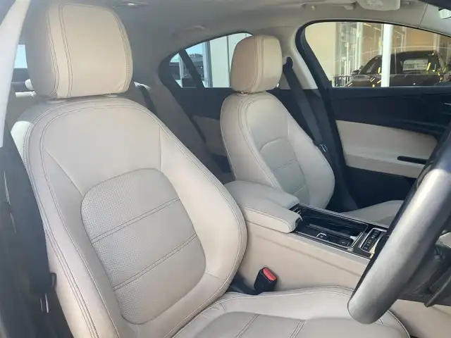 ジャガー ＸＥ XE プレステージ 福岡県 2019(平31)年 3.2万km 青 ワンオーナー/ＡＣＣ/ＭＥＲＩＤＩＡＮサウンド/禁煙車/バックカメラ/メーカーナビ/Ｂｌｕｅｔｏｏｔｈ/１９インチホイル/シートヒーター＆エアーシート/ステアリングヒーター/電動テールゲート