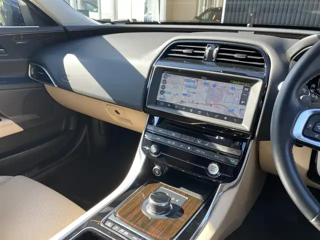 ジャガー ＸＥ XE プレステージ 福岡県 2019(平31)年 3.2万km 青 ワンオーナー/ＡＣＣ/ＭＥＲＩＤＩＡＮサウンド/禁煙車/バックカメラ/メーカーナビ/Ｂｌｕｅｔｏｏｔｈ/１９インチホイル/シートヒーター＆エアーシート/ステアリングヒーター/電動テールゲート