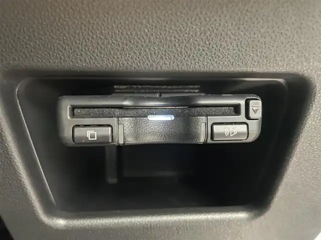 ダイハツ ウェイク G ターボVS SA Ⅲ 鹿児島県 2022(令4)年 2.1万km シャイニングホワイトパール ワンオーナー/禁煙車/スマートアシストIII/　・レーンキープアシスト/　・先行車発進お知らせ機能/　・プリクラッシュセーフティ/　・誤発進抑制機能/　・オートマチックハイビーム/8インチ純正ナビ(NSZN-X72D)/　・Bluetooth/　・フルセグTV/　・AM/FM/両側パワースライドドア/コーナーセンサー/LEDヘッドライト/ETC2.0/前後ドライブレコーダー/社外フロアマット/純正アルミホイール/電動格納ミラー/ステアリングリモコン