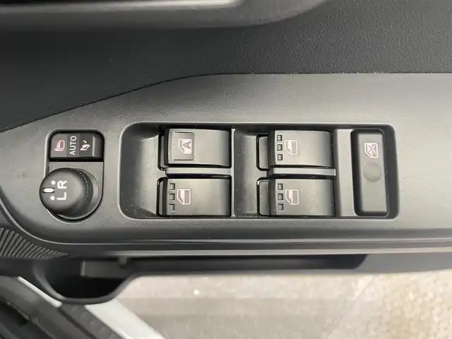 ダイハツ ウェイク G ターボVS SA Ⅲ 鹿児島県 2022(令4)年 2.1万km シャイニングホワイトパール ワンオーナー/禁煙車/スマートアシストIII/　・レーンキープアシスト/　・先行車発進お知らせ機能/　・プリクラッシュセーフティ/　・誤発進抑制機能/　・オートマチックハイビーム/8インチ純正ナビ(NSZN-X72D)/　・Bluetooth/　・フルセグTV/　・AM/FM/両側パワースライドドア/コーナーセンサー/LEDヘッドライト/ETC2.0/前後ドライブレコーダー/社外フロアマット/純正アルミホイール/電動格納ミラー/ステアリングリモコン