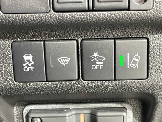 ホンダ フリード ハイブリット モデューロX 神奈川県 2023(令5)年 1.7万km クリスタルブラックパール 純正9インチインターナビ【VXM-237VFNi】/Bluetooth・CD・DVD・SD・USB・フルセグTV/無限スポーツサイレンサー/純正スタッドレスタイヤ・マフラー車載/ホンダセンシング/アダプティブクルーズコントロール/両側パワースライドドア/純正アコードユーロ用16インチアルミホイール/スペアキー1本/スマートキー/バックカメラ/前後ドライブレコーダー【DTH-203M】/純正フロアマット/ハーフレザーシート/ビルトインETC/LEDヘッドライト/オートライト/衝突軽減ブレーキ/歩行者事故低減ステアリング/車線維持支援システム/誤発進抑制機能/路外逸脱抑制機能/先行車発進お知らせ機能/標識認識機能/後方誤発進抑制機能