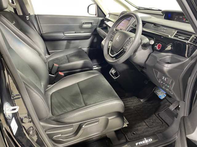 ホンダ フリード ハイブリット モデューロX 神奈川県 2023(令5)年 1.7万km クリスタルブラックパール 純正9インチインターナビ【VXM-237VFNi】/Bluetooth・CD・DVD・SD・USB・フルセグTV/無限スポーツサイレンサー/純正スタッドレスタイヤ・マフラー車載/ホンダセンシング/アダプティブクルーズコントロール/両側パワースライドドア/純正アコードユーロ用16インチアルミホイール/スペアキー1本/スマートキー/バックカメラ/前後ドライブレコーダー【DTH-203M】/純正フロアマット/ハーフレザーシート/ビルトインETC/LEDヘッドライト/オートライト/衝突軽減ブレーキ/歩行者事故低減ステアリング/車線維持支援システム/誤発進抑制機能/路外逸脱抑制機能/先行車発進お知らせ機能/標識認識機能/後方誤発進抑制機能