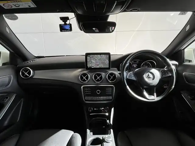メルセデス・ベンツ ＧＬＡ２２０ 4マチック 山形県 2017(平29)年 4.7万km カルサイトホワイト ・純正ナビ/・レーダーセーフティパッケージ/・フルセグTV/・アダプティブクルーズコントロール/・オートライト/・アンビエントライト/・レーンキープアシスト/・ブラインドスポットモニター/・コーナーセンサー/・バックカメラ/・パワーバックドア/・横滑り防止/・AM/FM/Bluetooth/・フロントドラレコ