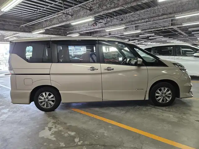 日産 セレナ e－パワー ハイウェイスター V 福岡県 2018(平30)年 7.8万km ベージュ セーフティパックB/純正9型ナビ/フルセグTV/両側ハンズフリーパワースライドドア/アラウンドビューモニター/ビルトインETC/プロパイロット/フロント/バックソナー/エマージェンシーブレーキ/車線逸脱防止支援システム/踏み間違い衝突防止アシスト/パーキングアシスト/標識検知機能/LEDヘッドランプ/純正OPブラウン革巻きステアリング/純正OPブラウンハーフレザーシート/純正15インチアルミホイール/スマートキー/プッシュパワースターター/禁煙車