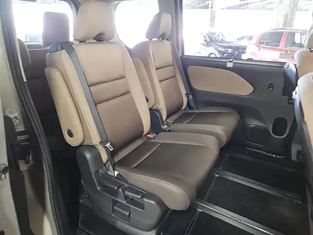 日産 セレナ e－パワー ハイウェイスター V 福岡県 2018(平30)年 7.8万km ベージュ セーフティパックB/純正9型ナビ/フルセグTV/両側ハンズフリーパワースライドドア/アラウンドビューモニター/ビルトインETC/プロパイロット/フロント/バックソナー/エマージェンシーブレーキ/車線逸脱防止支援システム/踏み間違い衝突防止アシスト/パーキングアシスト/標識検知機能/LEDヘッドランプ/純正OPブラウン革巻きステアリング/純正OPブラウンハーフレザーシート/純正15インチアルミホイール/スマートキー/プッシュパワースターター/禁煙車