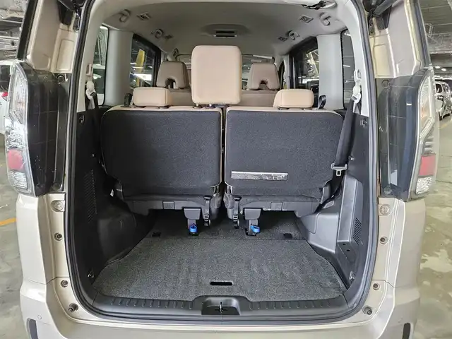 日産 セレナ e－パワー ハイウェイスター V 福岡県 2018(平30)年 7.8万km ベージュ セーフティパックB/純正9型ナビ/フルセグTV/両側ハンズフリーパワースライドドア/アラウンドビューモニター/ビルトインETC/プロパイロット/フロント/バックソナー/エマージェンシーブレーキ/車線逸脱防止支援システム/踏み間違い衝突防止アシスト/パーキングアシスト/標識検知機能/LEDヘッドランプ/純正OPブラウン革巻きステアリング/純正OPブラウンハーフレザーシート/純正15インチアルミホイール/スマートキー/プッシュパワースターター/禁煙車