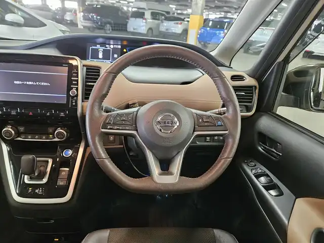 日産 セレナ e－パワー ハイウェイスター V 福岡県 2018(平30)年 7.8万km ベージュ セーフティパックB/純正9型ナビ/フルセグTV/両側ハンズフリーパワースライドドア/アラウンドビューモニター/ビルトインETC/プロパイロット/フロント/バックソナー/エマージェンシーブレーキ/車線逸脱防止支援システム/踏み間違い衝突防止アシスト/パーキングアシスト/標識検知機能/LEDヘッドランプ/純正OPブラウン革巻きステアリング/純正OPブラウンハーフレザーシート/純正15インチアルミホイール/スマートキー/プッシュパワースターター/禁煙車