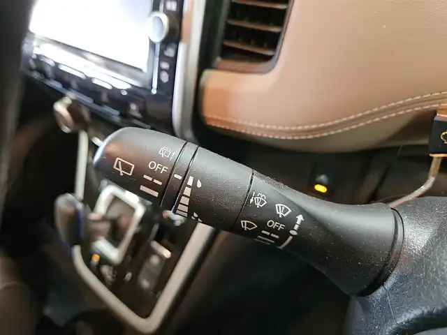 日産 セレナ e－パワー ハイウェイスター V 福岡県 2018(平30)年 7.8万km ベージュ セーフティパックB/純正9型ナビ/フルセグTV/両側ハンズフリーパワースライドドア/アラウンドビューモニター/ビルトインETC/プロパイロット/フロント/バックソナー/エマージェンシーブレーキ/車線逸脱防止支援システム/踏み間違い衝突防止アシスト/パーキングアシスト/標識検知機能/LEDヘッドランプ/純正OPブラウン革巻きステアリング/純正OPブラウンハーフレザーシート/純正15インチアルミホイール/スマートキー/プッシュパワースターター/禁煙車