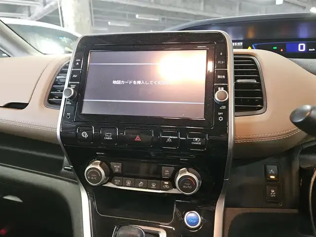 日産 セレナ e－パワー ハイウェイスター V 福岡県 2018(平30)年 7.8万km ベージュ セーフティパックB/純正9型ナビ/フルセグTV/両側ハンズフリーパワースライドドア/アラウンドビューモニター/ビルトインETC/プロパイロット/フロント/バックソナー/エマージェンシーブレーキ/車線逸脱防止支援システム/踏み間違い衝突防止アシスト/パーキングアシスト/標識検知機能/LEDヘッドランプ/純正OPブラウン革巻きステアリング/純正OPブラウンハーフレザーシート/純正15インチアルミホイール/スマートキー/プッシュパワースターター/禁煙車