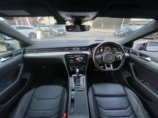 フォルクスワーゲン アルテオン TSI 4モーション Rラインアドバンス 栃木県 2019(平31)年 6.1万km パイライトシルバーM ラグジュアリーパッケージ/├パノラマスライディングルーフ/└DYNAUDIOプレミアムサウンド/ACC/ヘッドアップディスプレイ/ナビ/フルセグTV/全方位カメラ/黒レザーシート/パワーシート/全席シートヒーター/運転席マッサージ/パワートランクリッド/LEDヘッドライト/オートハイビーム/クリアランスソナー/レーンキープアシスト/ブラインドスポット/フロントアシスト/アンビエントライト3色/ドライブレコーダー前後