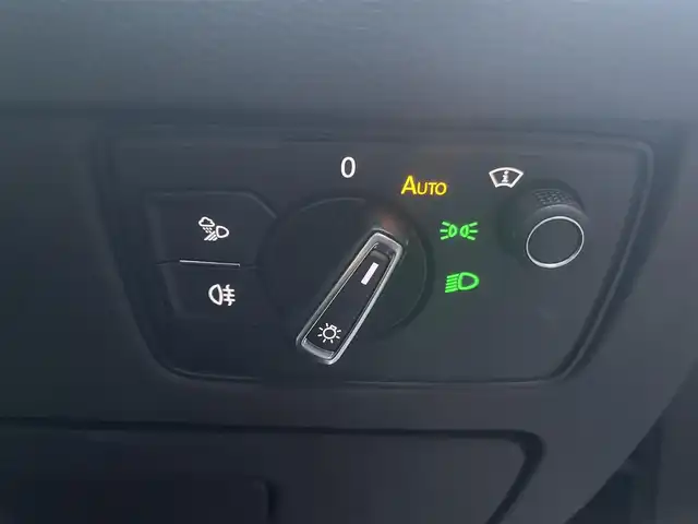 フォルクスワーゲン アルテオン TSI 4モーション Rラインアドバンス 栃木県 2019(平31)年 6.1万km パイライトシルバーM ラグジュアリーパッケージ/├パノラマスライディングルーフ/└DYNAUDIOプレミアムサウンド/ACC/ヘッドアップディスプレイ/ナビ/フルセグTV/全方位カメラ/黒レザーシート/パワーシート/全席シートヒーター/運転席マッサージ/パワートランクリッド/LEDヘッドライト/オートハイビーム/クリアランスソナー/レーンキープアシスト/ブラインドスポット/フロントアシスト/アンビエントライト3色/ドライブレコーダー前後