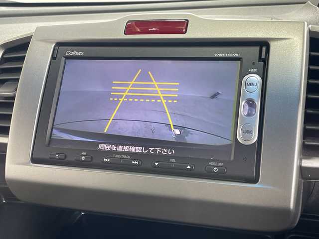 ホンダ フリード ハイブリット ジャストセレクション 神奈川県 2014(平26)年 7.3万km プレミアムスパークルブラックパール 純正7インチSDナビ(VXM-155VSi)/ドライブレコーダー/衝突被害軽減システム/車線逸脱警報/バックカメラ/クルーズコントロール/両側パワースライドドア/横滑り防止装置/ETC/アイドリングストップ/オートライト/サイドスポイラー/ステアリングスイッチ /ブラックレザー調シートカバー(前席/2nd)/ISOFIX対応/ウィンカーミラー/電動格納ミラー/シートリフター/ドアバイザー/プッシュスタート/スマートキー/フロアマット/スペアキー/取扱説明書