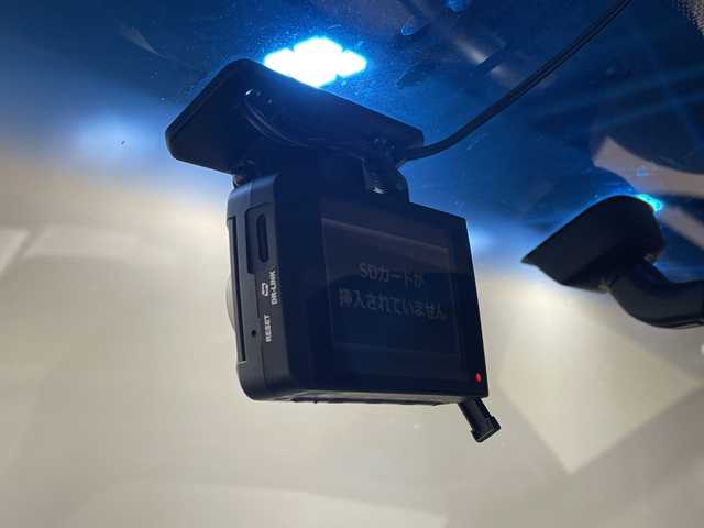 ホンダ フリード ハイブリット ジャストセレクション 神奈川県 2014(平26)年 7.3万km プレミアムスパークルブラックパール 純正7インチSDナビ(VXM-155VSi)/ドライブレコーダー/衝突被害軽減システム/車線逸脱警報/バックカメラ/クルーズコントロール/両側パワースライドドア/横滑り防止装置/ETC/アイドリングストップ/オートライト/サイドスポイラー/ステアリングスイッチ /ブラックレザー調シートカバー(前席/2nd)/ISOFIX対応/ウィンカーミラー/電動格納ミラー/シートリフター/ドアバイザー/プッシュスタート/スマートキー/フロアマット/スペアキー/取扱説明書