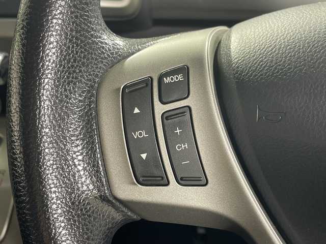 ホンダ フリード ハイブリット ジャストセレクション 神奈川県 2014(平26)年 7.3万km プレミアムスパークルブラックパール 純正7インチSDナビ(VXM-155VSi)/ドライブレコーダー/衝突被害軽減システム/車線逸脱警報/バックカメラ/クルーズコントロール/両側パワースライドドア/横滑り防止装置/ETC/アイドリングストップ/オートライト/サイドスポイラー/ステアリングスイッチ /ブラックレザー調シートカバー(前席/2nd)/ISOFIX対応/ウィンカーミラー/電動格納ミラー/シートリフター/ドアバイザー/プッシュスタート/スマートキー/フロアマット/スペアキー/取扱説明書