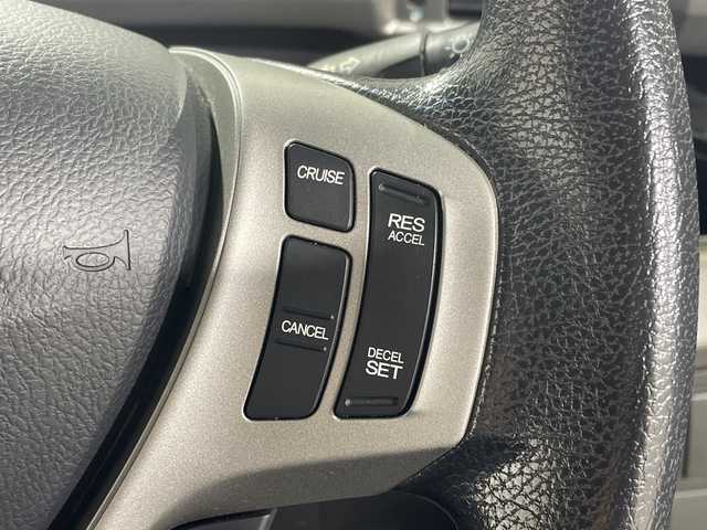 ホンダ フリード ハイブリット ジャストセレクション 神奈川県 2014(平26)年 7.3万km プレミアムスパークルブラックパール 純正7インチSDナビ(VXM-155VSi)/ドライブレコーダー/衝突被害軽減システム/車線逸脱警報/バックカメラ/クルーズコントロール/両側パワースライドドア/横滑り防止装置/ETC/アイドリングストップ/オートライト/サイドスポイラー/ステアリングスイッチ /ブラックレザー調シートカバー(前席/2nd)/ISOFIX対応/ウィンカーミラー/電動格納ミラー/シートリフター/ドアバイザー/プッシュスタート/スマートキー/フロアマット/スペアキー/取扱説明書