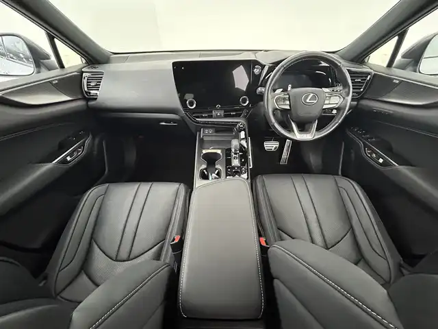 レクサス ＮＸ 350h Fスポーツ 道央・札幌 2021(令3)年 2.9万km ホワイトノーヴァガラスフレーク ・４ＷＤ/・マークレビンソンプレミアムサラウンド/・純正ナビ/　BT/USB/フルセグＴＶ/　AppleCarPlay/AndoroidAuto/・パノラミックビューモニター/・ビルトインETC2.0/・ドライブレコーダー前後(CS-92WQH)/・デジタルインナーミラー/・レクサスチームメイト/・PCS/LDA/PKSB/RCTA/RSA/BSM/・クリアランスソナー/・レーダークルーズコントロール/・パーキングアシスト/・ヘッドアップディスプレイ/・オートブレーキホールド/・アイドリングストップ/・横滑り防止装置/・ABS/・レザーシート/・D席シートメモリー/・D＋N席シートヒータ＆ベンチレーション/・ステアリングヒーター/・リヤシート電動格納/・オートマチックハイビーム/・オートライト/・三眼LEDヘッドライト/・フロントフォグランプ/・純正フロアマット/・プッシュスタート/・スマートキー/・スペアキー/・カードキー/・保証書