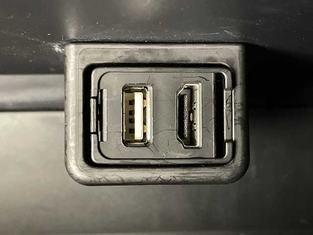 トヨタ エスクァイア ハイブリッド Gi 福岡県 2019(平31)年 7万km ブラック 純正メモリーナビゲーション/フルセグテレビ/CD DVD BT HDMI/バックカメラ/LEDヘッドライト/黒皮シート/シートヒーター/デジタルインナーミラー/ドライブレコーダー前後/両側パワースライドドア/クルーズコントロール/ウッドコンビハンドル/ステアリングスイッチ/オートライト/オートハイビーム/スマートキー/プッシュスタートエンジン