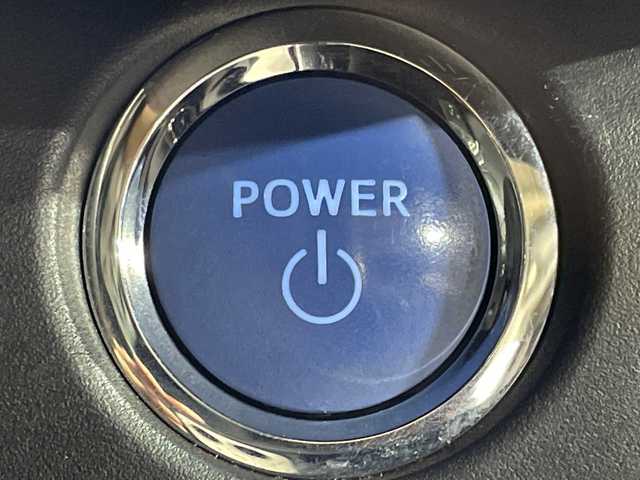 トヨタ エスクァイア ハイブリッド Gi 福岡県 2019(平31)年 7万km ブラック 純正メモリーナビゲーション/フルセグテレビ/CD DVD BT HDMI/バックカメラ/LEDヘッドライト/黒皮シート/シートヒーター/デジタルインナーミラー/ドライブレコーダー前後/両側パワースライドドア/クルーズコントロール/ウッドコンビハンドル/ステアリングスイッチ/オートライト/オートハイビーム/スマートキー/プッシュスタートエンジン