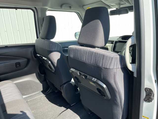 スズキ ソリオ HV MZ 千葉県 2022(令4)年 1.7万km リーフホワイト 衝突被害軽減システム/車線逸脱警報/クルーズコントロール/両側パワースライドドア/横滑り防止装置/アイドリングストップ/LEDヘッドライト/フォグランプ/オートライト/ウィンカーミラー/電動格納ミラー/純正15インチAW/シートリフター/プッシュスタート/スマートキー/スペアキー/取扱説明書/保証書