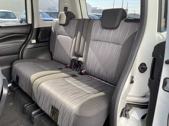 スズキ ソリオ HV MZ 千葉県 2022(令4)年 1.7万km リーフホワイト 衝突被害軽減システム/車線逸脱警報/クルーズコントロール/両側パワースライドドア/横滑り防止装置/アイドリングストップ/LEDヘッドライト/フォグランプ/オートライト/ウィンカーミラー/電動格納ミラー/純正15インチAW/シートリフター/プッシュスタート/スマートキー/スペアキー/取扱説明書/保証書