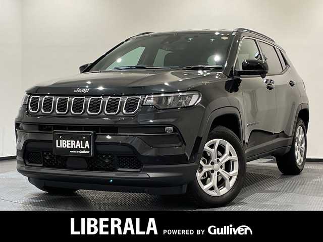 クライスラー・ジープ ジープ コンパス ロンジチュード 新潟県 2025(令7)年 0.1万km ブラック ワンオーナー/オーディオナビゲーションシステム/10.1インチタッチパネルモニター/AppleCarPlay/Androidauto/AM/FMラジオ /ETC2.0 /Bluetooth/ブラックルーフレール/プレミアムファブリックシート/アダプティブクルーズコントロール/アクティブ レーン マネジメント/ブラインドスポットモニター/リアクロスパスディテクション/フロント・リアパークアシスト/リアビューカメラ/インテリジェントスピードアシスト/リフレクター式 LEDヘッドライト（ロー、ハイビーム）/オートハイビームヘッドライト/LED フロントフォグランプ