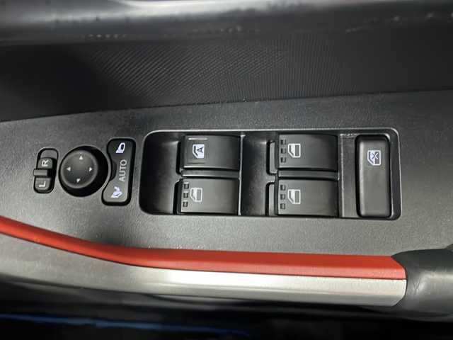 トヨタ ライズ Z 大阪府 2023(令5)年 2.2万km ブラックマイカメタリック 純正ナビ/【フルセグTV/Bluetooth/CD/DVD/FM/AM】/パノラマミックビューモニター/スマートアシスト（前後誤発信抑制機能付き）/・レーンキープコントロール/・アダプティブクルーズコントロール/・スマートペダル/・アダプティブドライビングビーム/前後コーナーセンサー/オートホールド/オートリトラクタブルミラー/ビルトインETC/前席シートヒーター/前後席USBポート/純正フロアマット/純正ドアバイザー/スマートキー×２/プッシュスタート/ステアリングスイッチ/ISOFIX対応