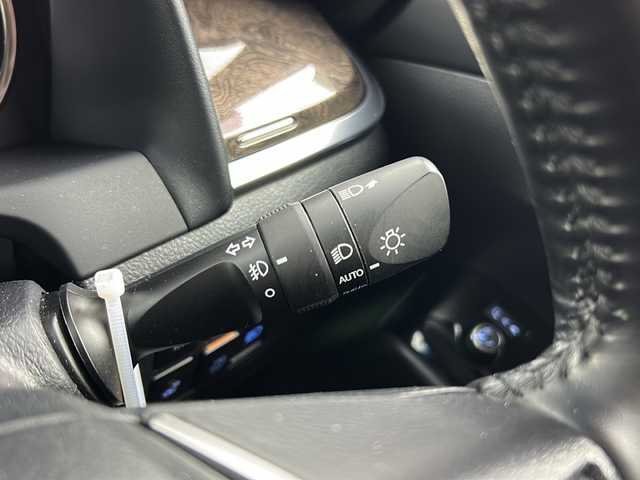 トヨタ アルファードハイブリット エグゼクティブ ラウンジ 愛知県 2022(令4)年 6.8万km ブラック メーカーナビ/・フルセグTV/・Bluetooth/ＪＢＬプレミアムサウンド/メーカーフリップダウン/全方位カメラ/グレード限定アルミホイール/トヨタセーフティセンス/両側パワースライドドア/イージークローザー/ビルトインＥＴＣ２．０/パワーオットマン/レザーシート/メモリパワーシート/全席シートヒーター/全席シートクーラー/ハンドルヒーター/ステアリングリモコン/ブラインドスポットモニター/ドライブレコーダー/ＬＥＤオートライト/フォグランプ/コーナーセンサー/ドアバイザー