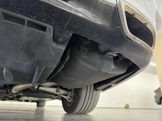 レクサス ＬＳ 600hL エグゼクティブP 三重県 2013(平25)年 14.3万km パール プレミアムガソリン/4WD/MTモード付フロアCVT/12.3型HDDナビ/（AM/FM/CD/DVD/Blu-ray/HDDREC/USB/Bluetooth/AUX/TV）/9インチ リヤシートエンターテインメント/バックカメラ/ETC/安全/・前方・後方プリクラッシュセーフティ（衝突回避支援型・ドライバーモニター付ミリ波レーダー・ステレオカメラ）/・ブラインドスポットモニター［BSM］/・レーンキーピングアシスト［LKA］/・レーダークルーズコントロール/・アダプティブハイビームシステム［AHS］/・クリアランスソナー/・空気圧警告表示/装備/・“マークレビンソン”プレミアムサウンド/・セミアニリン本革シート/・パワーシート（D16way/N10way/REAR4way）/・シートヒーター/ベンチレーション（D/N/REAR左右）/・ステアリングヒーター/・リヤシートリラクゼーションシステム（REAR左）/・AC100Vコンセント 100W/・オートライト・オートワイパー/・インテリジェントAFS付LEDヘッドランプ/・パワートランク/・電動チルト・テレスコピックステアリング/・リヤドア＆リヤガラス電動サンシェード/・グランドスペアタイヤ/・純正18inAW