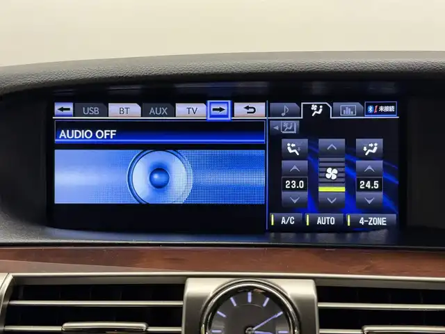 レクサス ＬＳ 600hL エグゼクティブP 三重県 2013(平25)年 14.3万km パール プレミアムガソリン/4WD/MTモード付フロアCVT/12.3型HDDナビ/（AM/FM/CD/DVD/Blu-ray/HDDREC/USB/Bluetooth/AUX/TV）/9インチ リヤシートエンターテインメント/バックカメラ/ETC/安全/・前方・後方プリクラッシュセーフティ（衝突回避支援型・ドライバーモニター付ミリ波レーダー・ステレオカメラ）/・ブラインドスポットモニター［BSM］/・レーンキーピングアシスト［LKA］/・レーダークルーズコントロール/・アダプティブハイビームシステム［AHS］/・クリアランスソナー/・空気圧警告表示/装備/・“マークレビンソン”プレミアムサウンド/・セミアニリン本革シート/・パワーシート（D16way/N10way/REAR4way）/・シートヒーター/ベンチレーション（D/N/REAR左右）/・ステアリングヒーター/・リヤシートリラクゼーションシステム（REAR左）/・AC100Vコンセント 100W/・オートライト・オートワイパー/・インテリジェントAFS付LEDヘッドランプ/・パワートランク/・電動チルト・テレスコピックステアリング/・リヤドア＆リヤガラス電動サンシェード/・グランドスペアタイヤ/・純正18inAW
