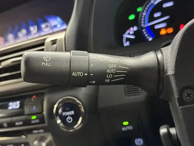 レクサス ＬＳ 600hL エグゼクティブP 三重県 2013(平25)年 14.3万km パール プレミアムガソリン/4WD/MTモード付フロアCVT/12.3型HDDナビ/（AM/FM/CD/DVD/Blu-ray/HDDREC/USB/Bluetooth/AUX/TV）/9インチ リヤシートエンターテインメント/バックカメラ/ETC/安全/・前方・後方プリクラッシュセーフティ（衝突回避支援型・ドライバーモニター付ミリ波レーダー・ステレオカメラ）/・ブラインドスポットモニター［BSM］/・レーンキーピングアシスト［LKA］/・レーダークルーズコントロール/・アダプティブハイビームシステム［AHS］/・クリアランスソナー/・空気圧警告表示/装備/・“マークレビンソン”プレミアムサウンド/・セミアニリン本革シート/・パワーシート（D16way/N10way/REAR4way）/・シートヒーター/ベンチレーション（D/N/REAR左右）/・ステアリングヒーター/・リヤシートリラクゼーションシステム（REAR左）/・AC100Vコンセント 100W/・オートライト・オートワイパー/・インテリジェントAFS付LEDヘッドランプ/・パワートランク/・電動チルト・テレスコピックステアリング/・リヤドア＆リヤガラス電動サンシェード/・グランドスペアタイヤ/・純正18inAW