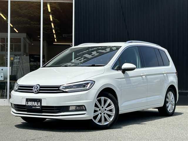 フォルクスワーゲン ゴルフ トゥーラン TSI ハイライン 福岡県 2016(平28)年 4.6万km ピュアホワイト 純正ナビ/CD/DVD/SD/USB/AUX/BT/フルセグ/Applecarplay/ETC2.0/バックカメラ/ACC/レーンキープアシスト/オートホールド/革巻きステアリング/パドルシフト/ステアリングスイッチ/シートヒーター全席/LEDヘッドライト/オートライト/フォグライト前後/純正フロアマット/純正17AW