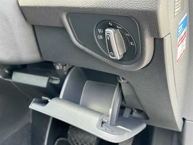 フォルクスワーゲン ゴルフ トゥーラン TSI ハイライン 福岡県 2016(平28)年 4.6万km ピュアホワイト 純正ナビ/CD/DVD/SD/USB/AUX/BT/フルセグ/Applecarplay/ETC2.0/バックカメラ/ACC/レーンキープアシスト/オートホールド/革巻きステアリング/パドルシフト/ステアリングスイッチ/シートヒーター全席/LEDヘッドライト/オートライト/フォグライト前後/純正フロアマット/純正17AW