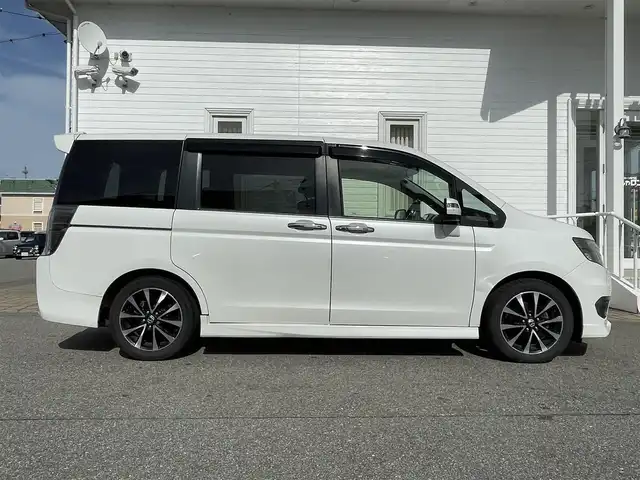 ホンダ ステップワゴン スパーダ Z クールスピリット 富山県 2013(平25)年 9.9万km ホワイトオーキッドパール (株)IDOMが運営する【じしゃロン富山店】の自社ローン専用車両になります。こちらは現金またはオートローンご利用時の価格です。自社ローンご希望の方は別途その旨お申し付け下さい/両側パワースライドドア/クルーズコントロール/ETC/フルセグTV